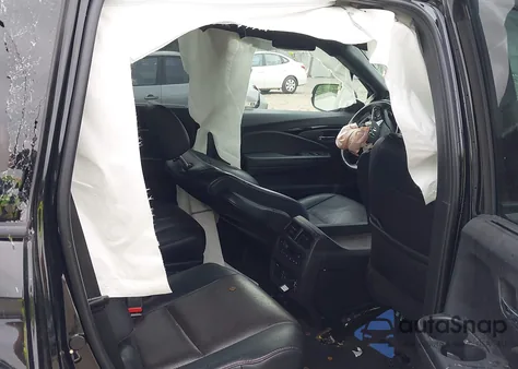 2021 Honda Pilot Awd Black Edition z USA, uszkodzony, nr VIN 5FNYF6H71MB025745